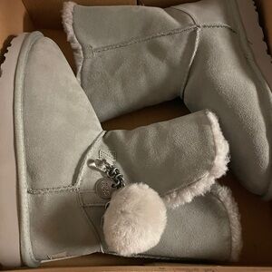 UGG Classic Short Charm Boots in Gray